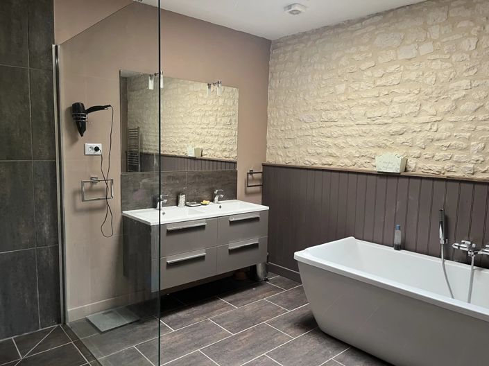 Image No.8-2 Bed House for sale