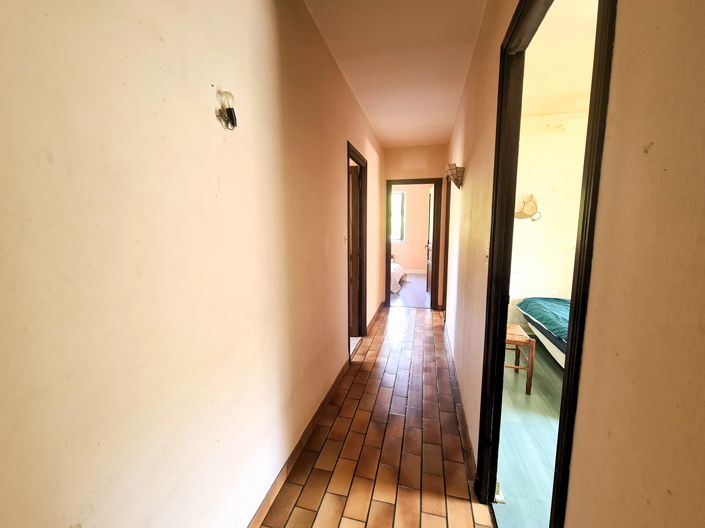 Image No.11-3 Bed House for sale