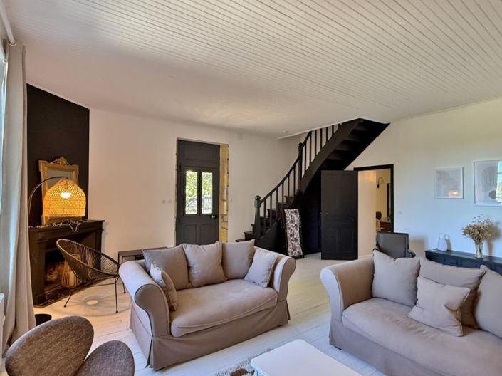 Image No.3-3 Bed House for sale