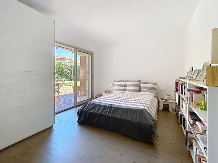 Image No.10-5 Bed House for sale