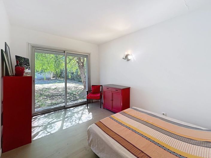 Image No.15-5 Bed House for sale