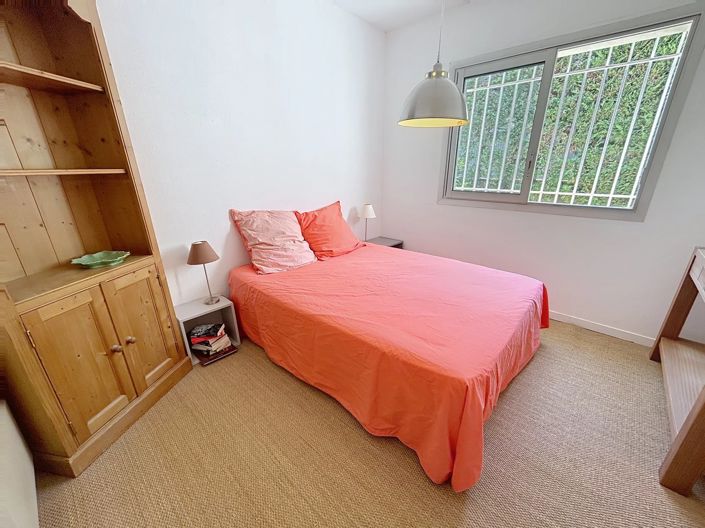 Image No.9-5 Bed House for sale