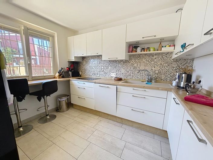 Image No.3-5 Bed House for sale