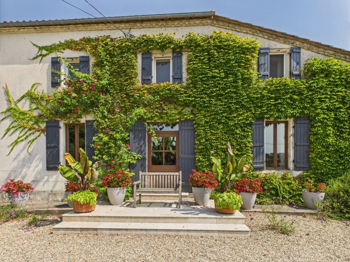 Image No.1-5 Bed House for sale