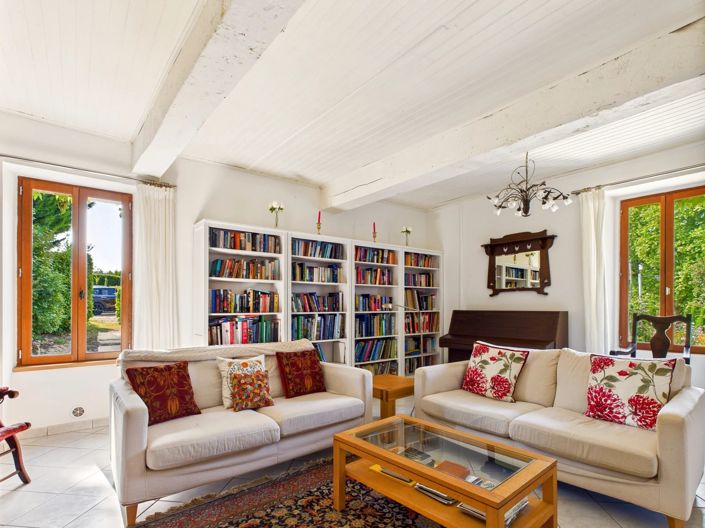 Image No.3-5 Bed House for sale