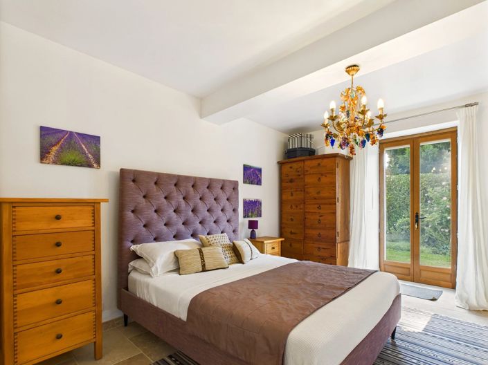 Image No.8-5 Bed House for sale