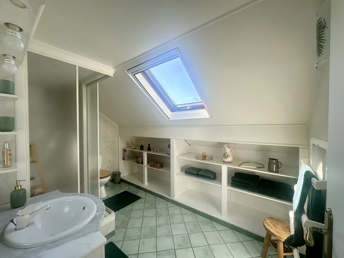 Image No.11-6 Bed House for sale