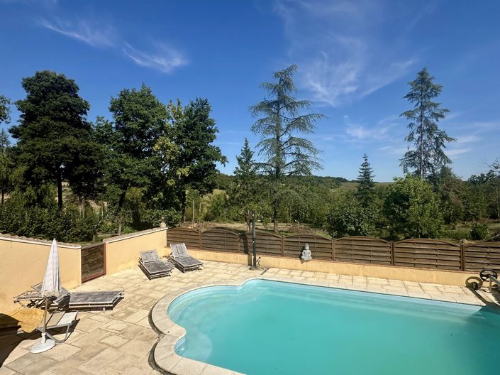 Image No.2-6 Bed House for sale