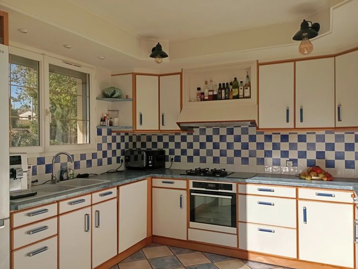 Image No.5-6 Bed House for sale