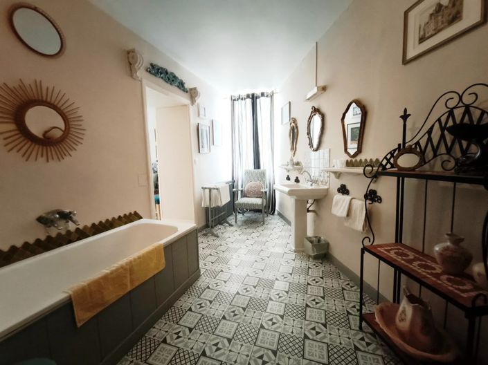 Image No.13-7 Bed House for sale