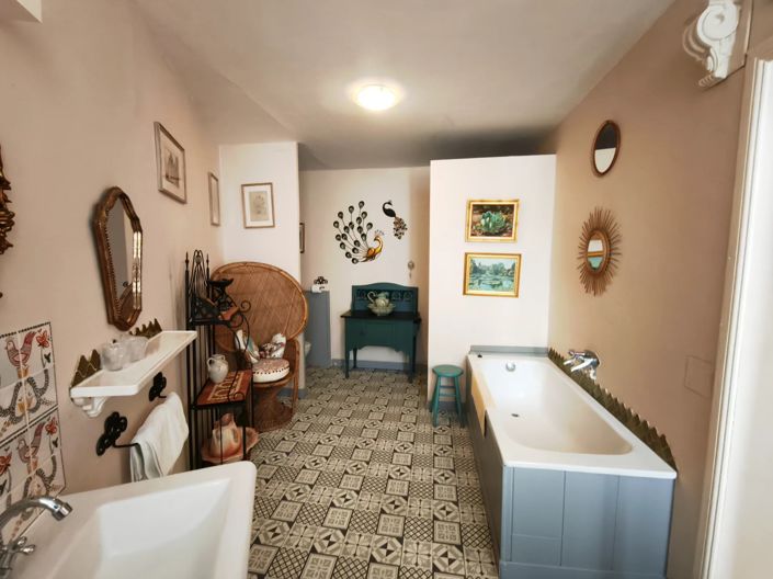 Image No.14-7 Bed House for sale