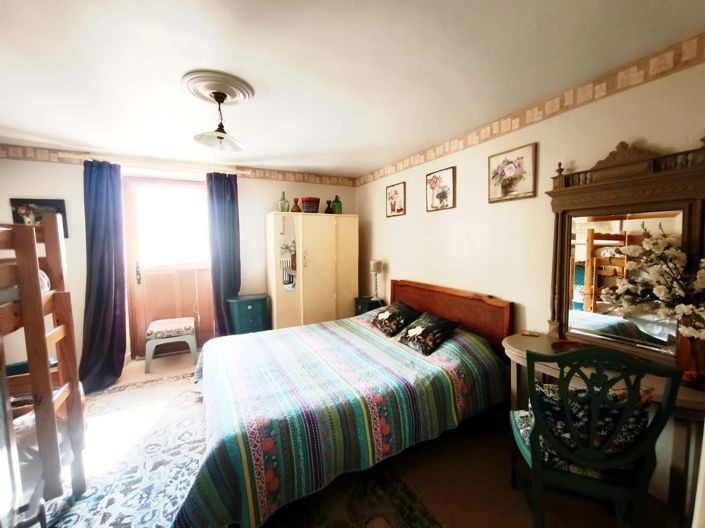 Image No.8-7 Bed House for sale