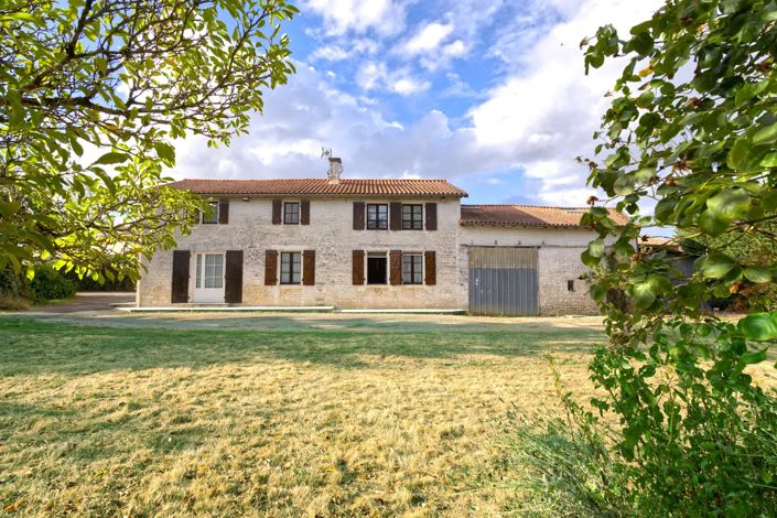 Image No.11-Ferme de 4 chambres à vendre à Villefagnan