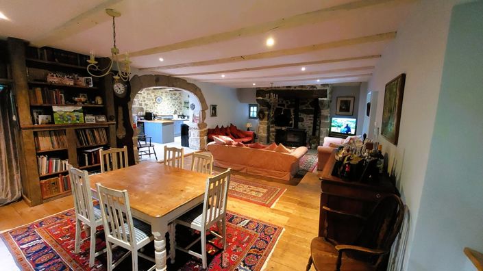 Image No.4-7 Bed House for sale