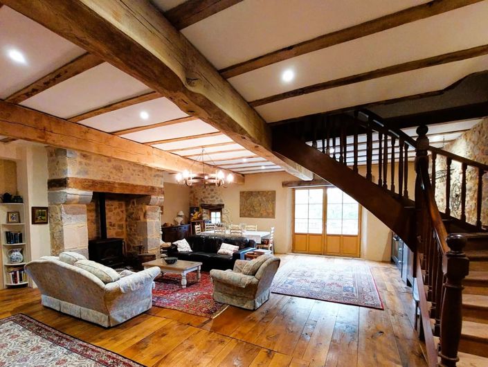 Image No.9-7 Bed House for sale