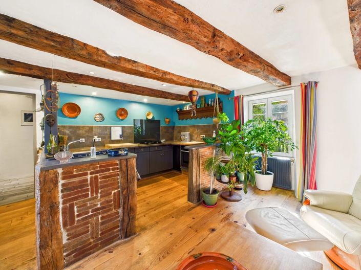 Image No.8-7 Bed House for sale