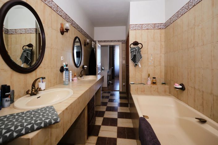 Image No.10-5 Bed Village House for sale