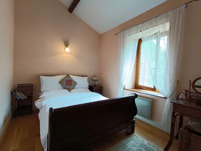 Image No.10-4 Bed House for sale