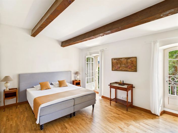 Image No.8-11 Bed House for sale