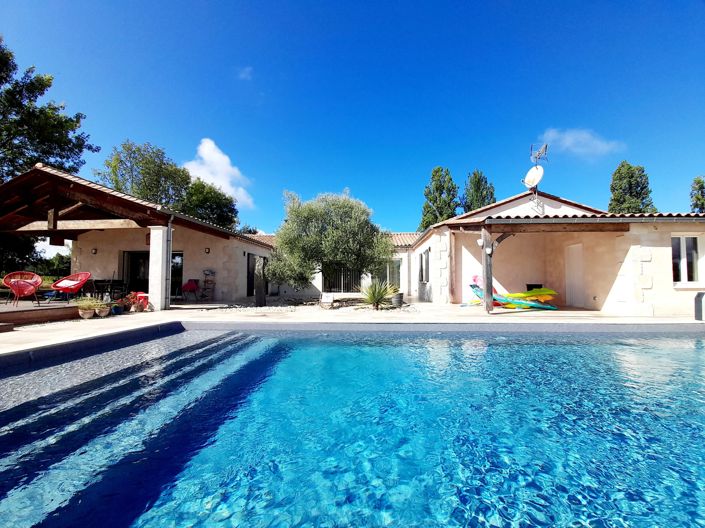 Image No.1-4 Bed House for sale