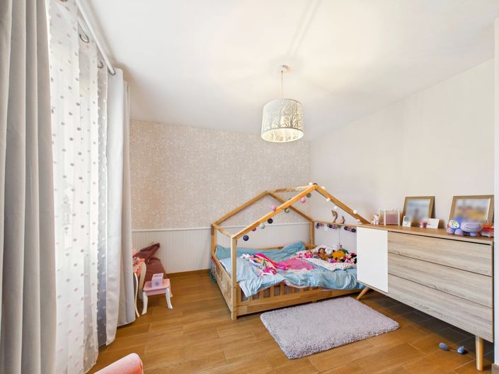 Image No.10-4 Bed House for sale