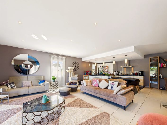 Image No.6-4 Bed House for sale