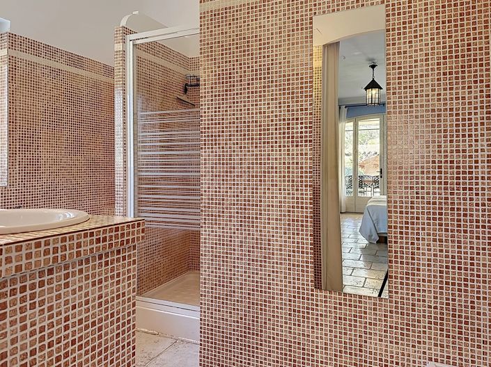 Image No.10-6 Bed House for sale