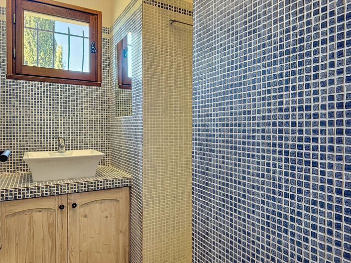 Image No.15-6 Bed House for sale