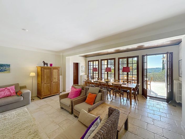 Image No.4-6 Bed House for sale