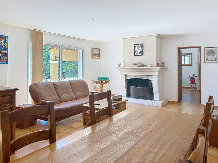 Image No.7-8 Bed House for sale