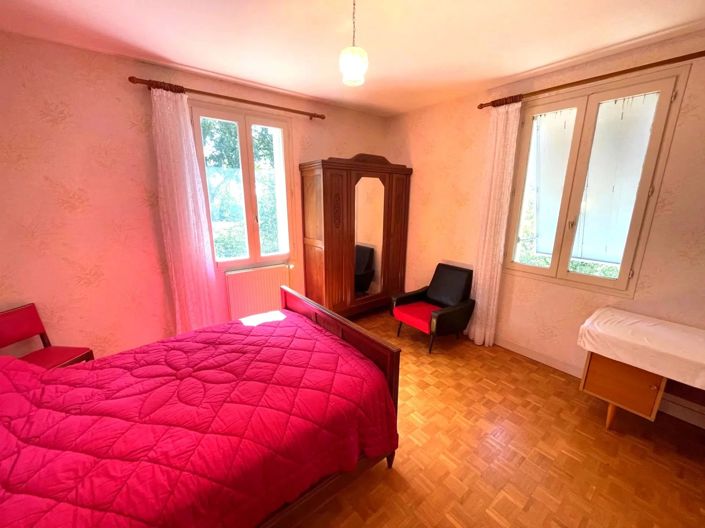 Image No.11-6 Bed House for sale