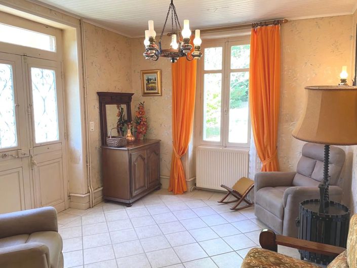 Image No.5-6 Bed House for sale