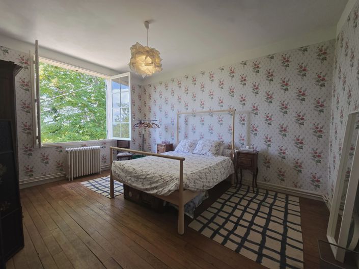 Image No.6-5 Bed House for sale