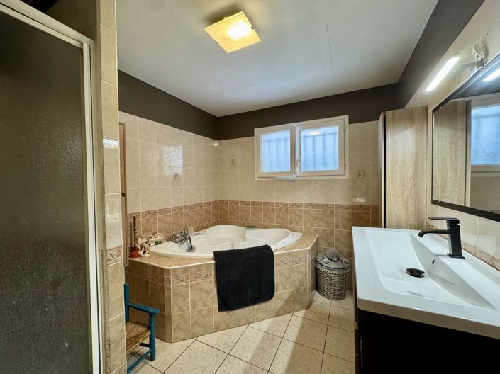 Image No.6-3 Bed House for sale