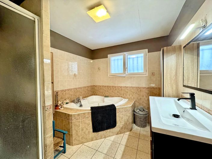 Image No.7-3 Bed House for sale