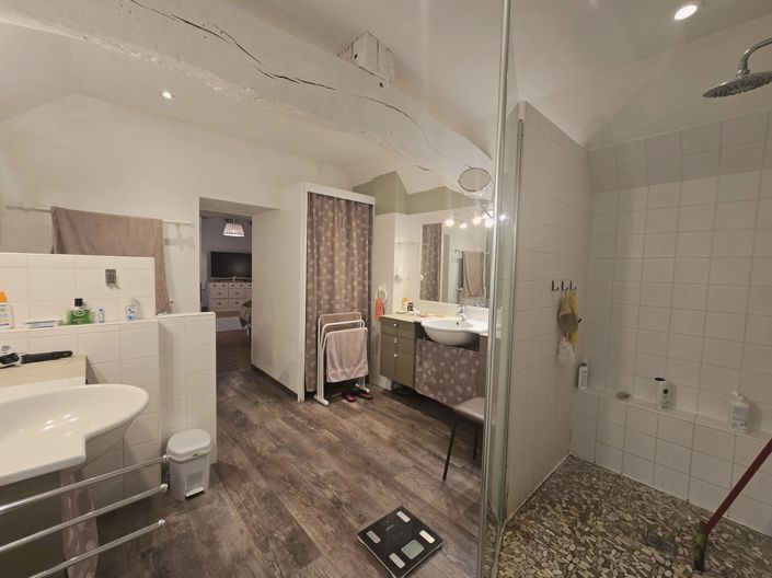 Image No.12-4 Bed House for sale