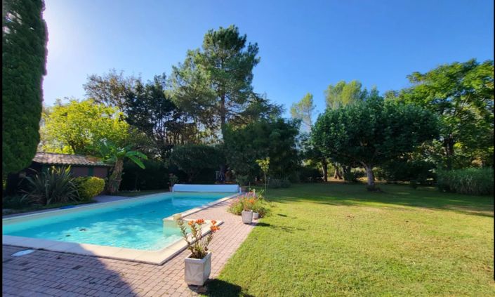 Image No.2-4 Bed House for sale