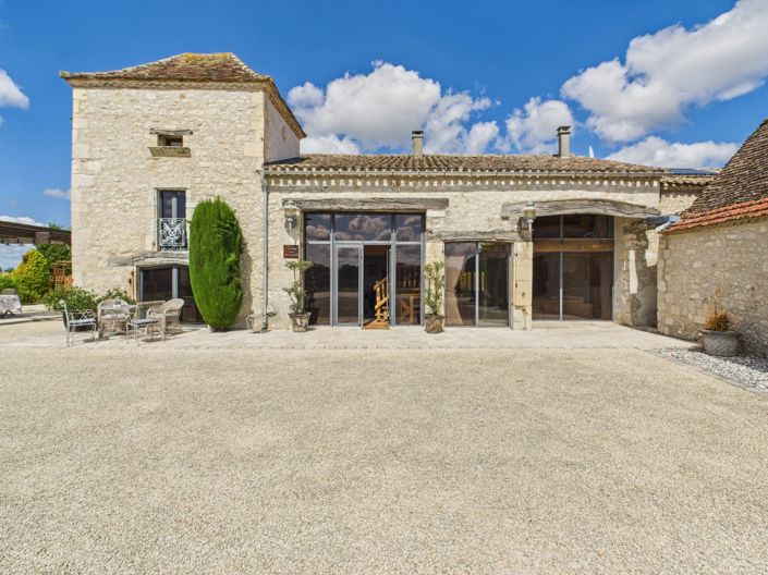 Image No.3-8 Bed House for sale