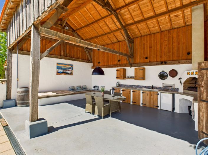 Image No.5-8 Bed House for sale