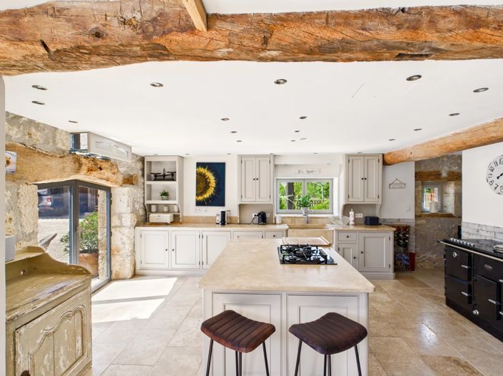 Image No.6-8 Bed House for sale