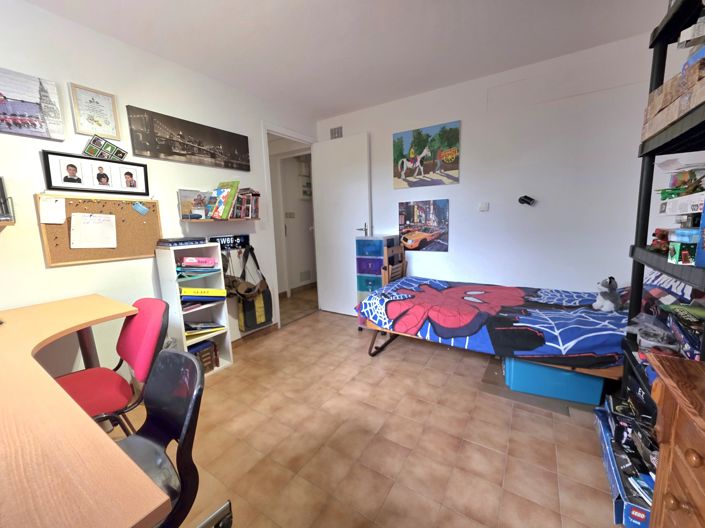 Image No.11-7 Bed House for sale