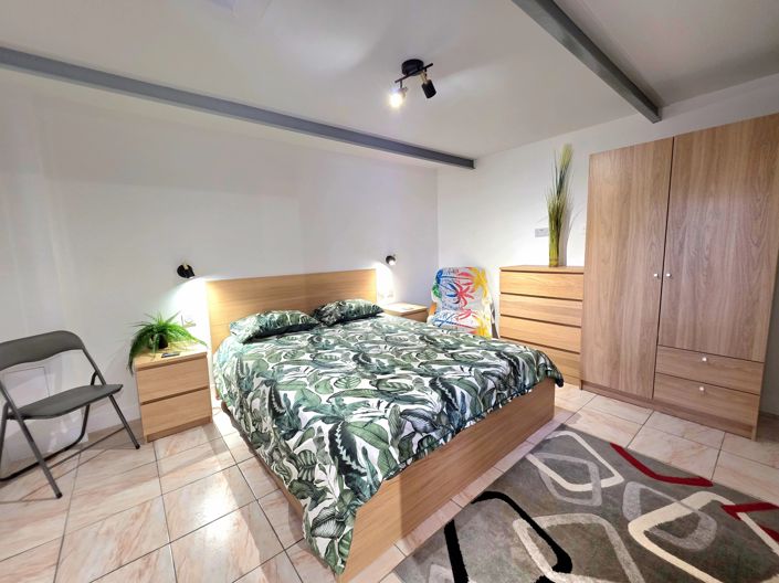 Image No.15-7 Bed House for sale