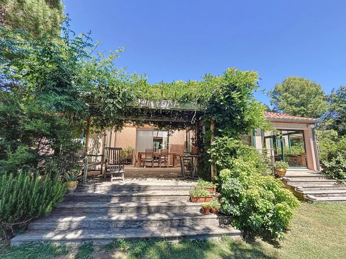 Image No.3-5 Bed House for sale