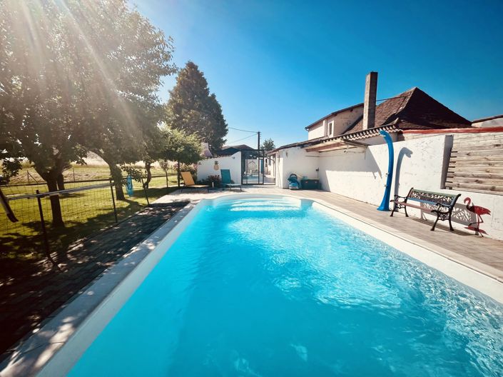 Image No.2-4 Bed House for sale