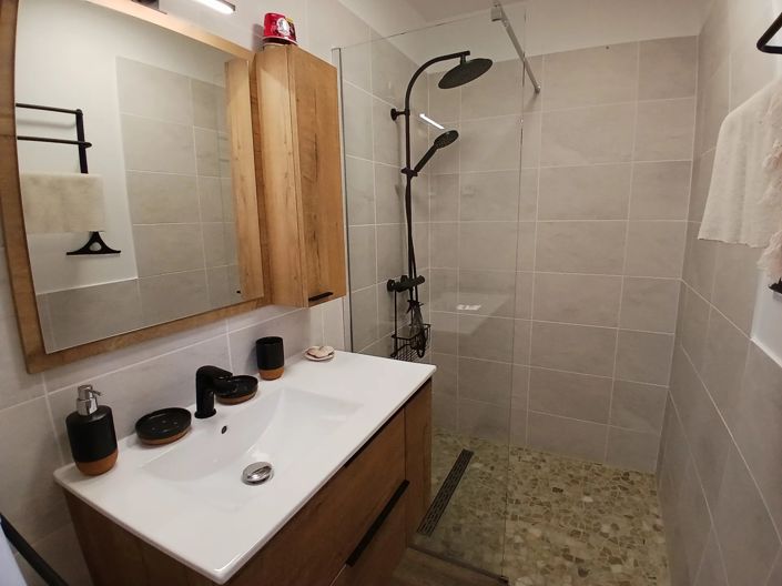 Image No.11-6 Bed House for sale