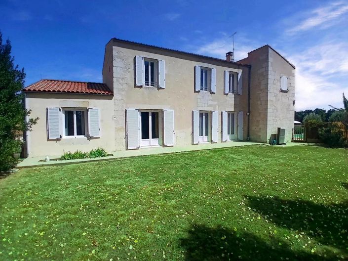 Image No.1-6 Bed House for sale