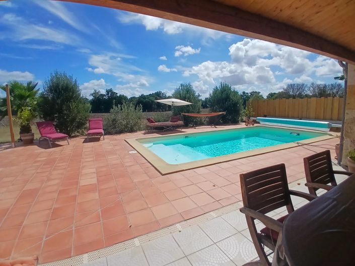 Image No.2-6 Bed House for sale