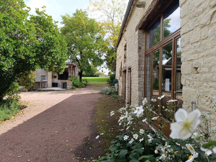 Image No.1-7 Bed House for sale
