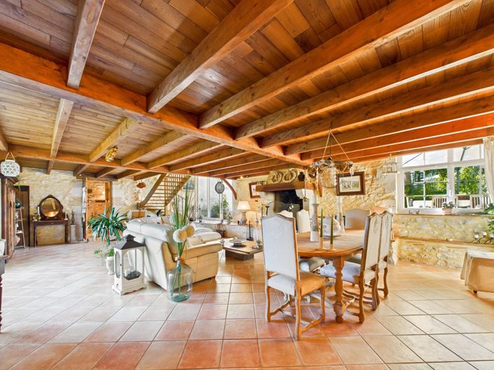 Image No.6-4 Bed Farmhouse for sale