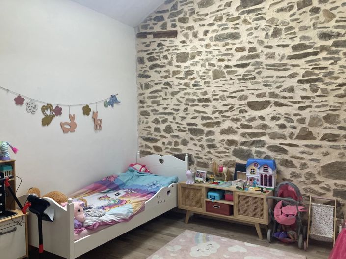 Image No.9-7 Bed House for sale